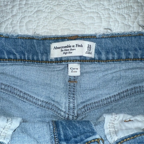 Abercrombie & Fitch Curve Love High Rise Mom Shorts - Picture 2 of 3